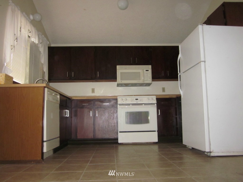 4433 Southeast 4th Street Renton, WA 98059 - Photo 3 of 15