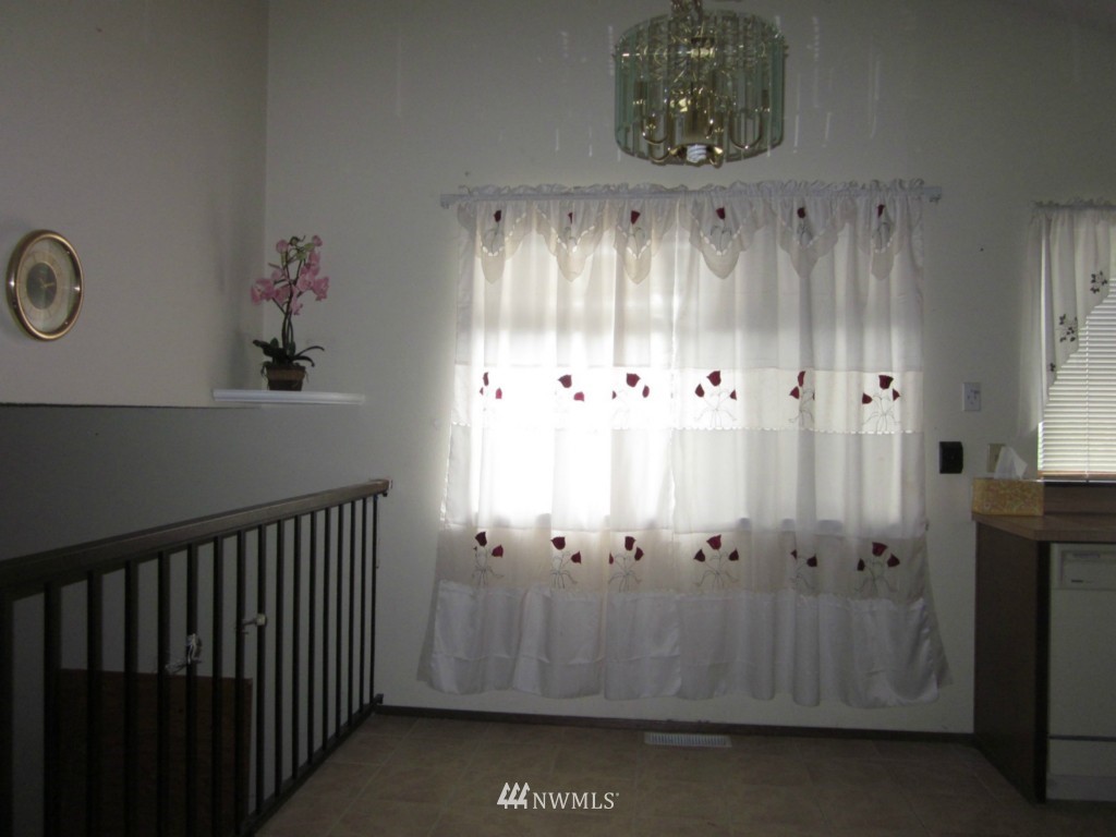 4433 Southeast 4th Street Renton, WA 98059 - Photo 5 of 15