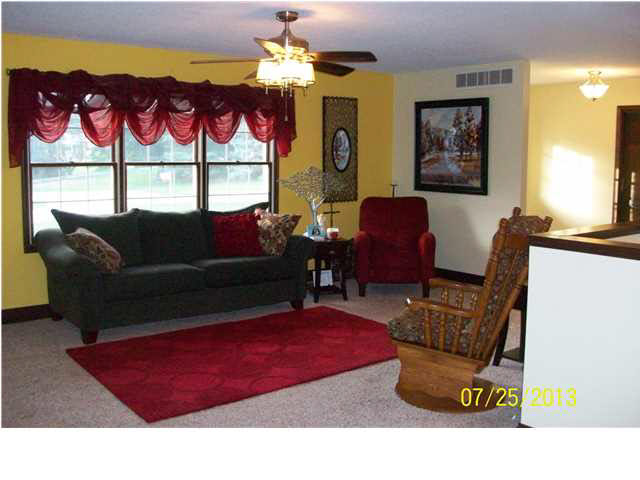 2816 Avondale Road Vincennes, IN 47591 - Photo 3 of 18 Gallery Image 3