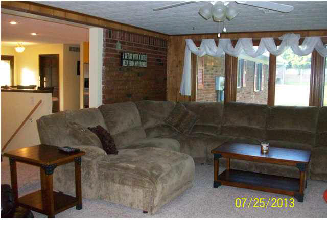 2816 Avondale Road Vincennes, IN 47591 - Photo 4 of 18 Gallery Image 4