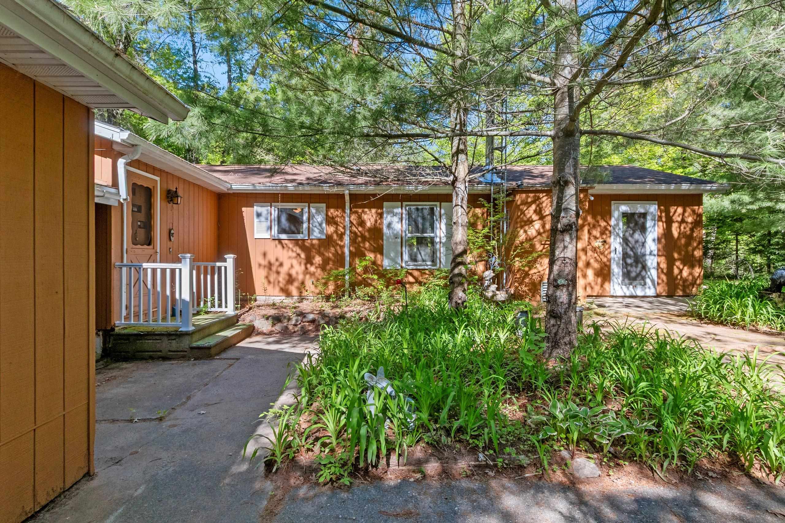 N6814 Springbrook Road Cecil, WI 54111 - Photo 6 of 40