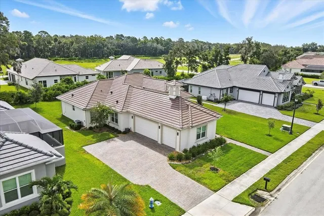 $669,000 | 74 New Leatherwood Drive, Palm Coast, FL 32137