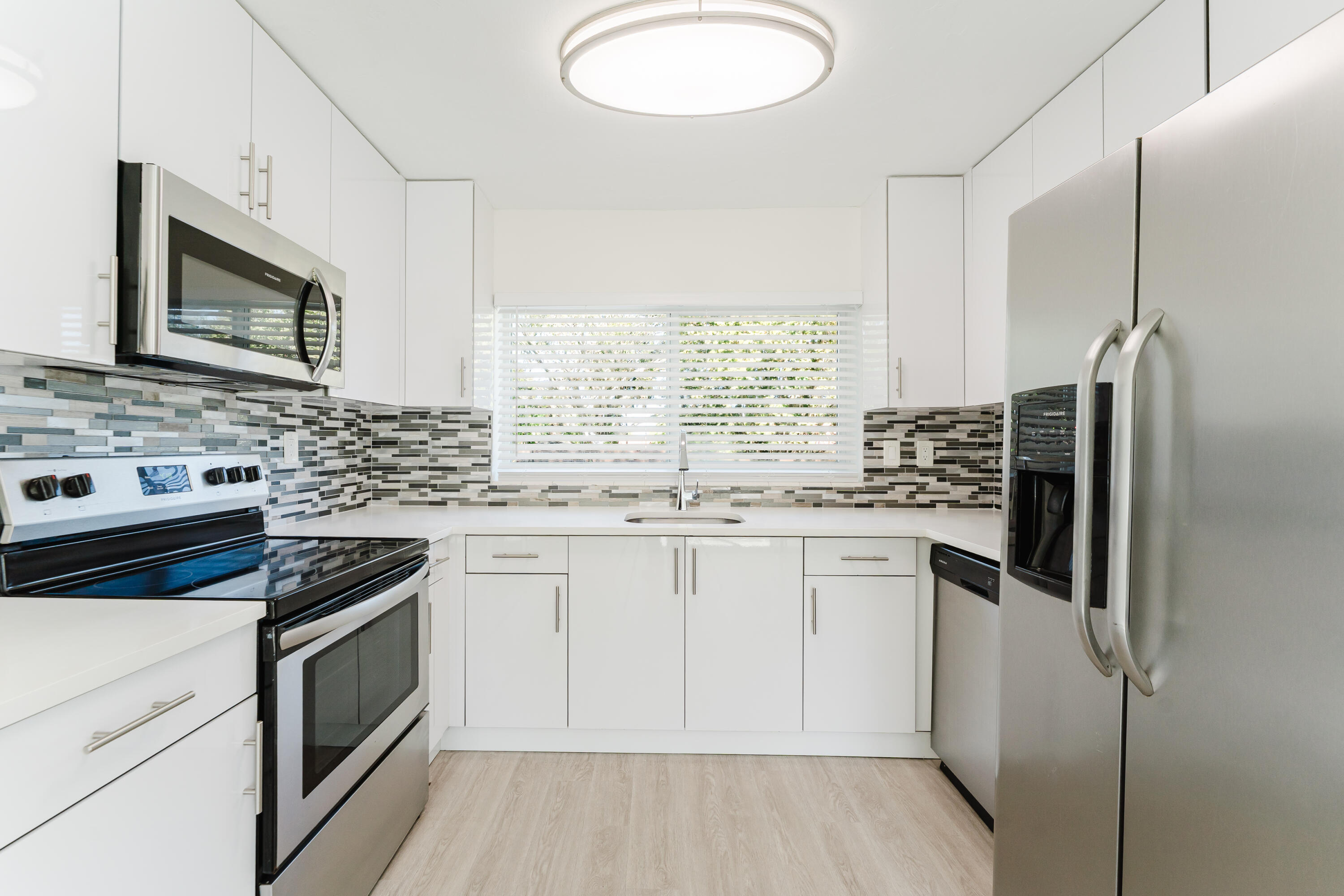 323 Spanish River Boulevard Boca Raton, FL 33431 - Photo 11 of 30 323-9