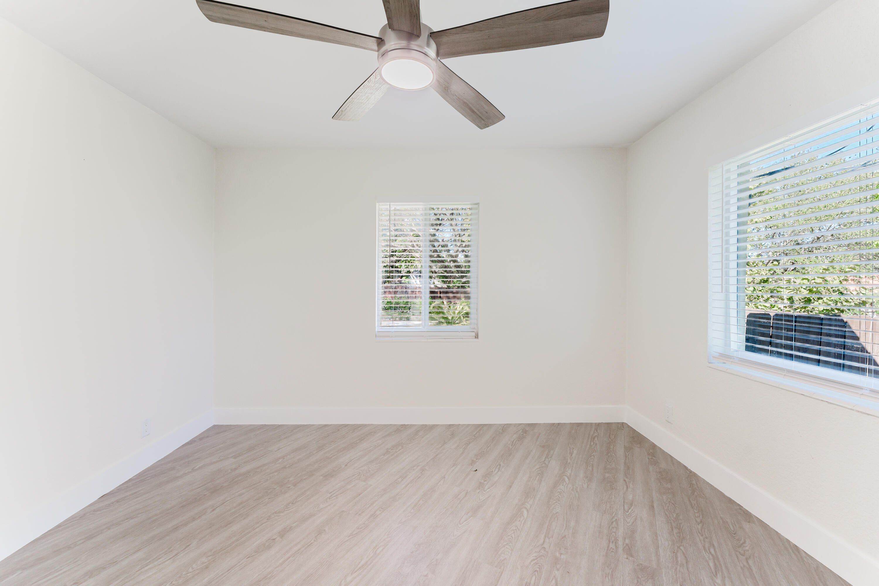 323 Spanish River Boulevard Boca Raton, FL 33431 - Photo 19 of 30 323-17