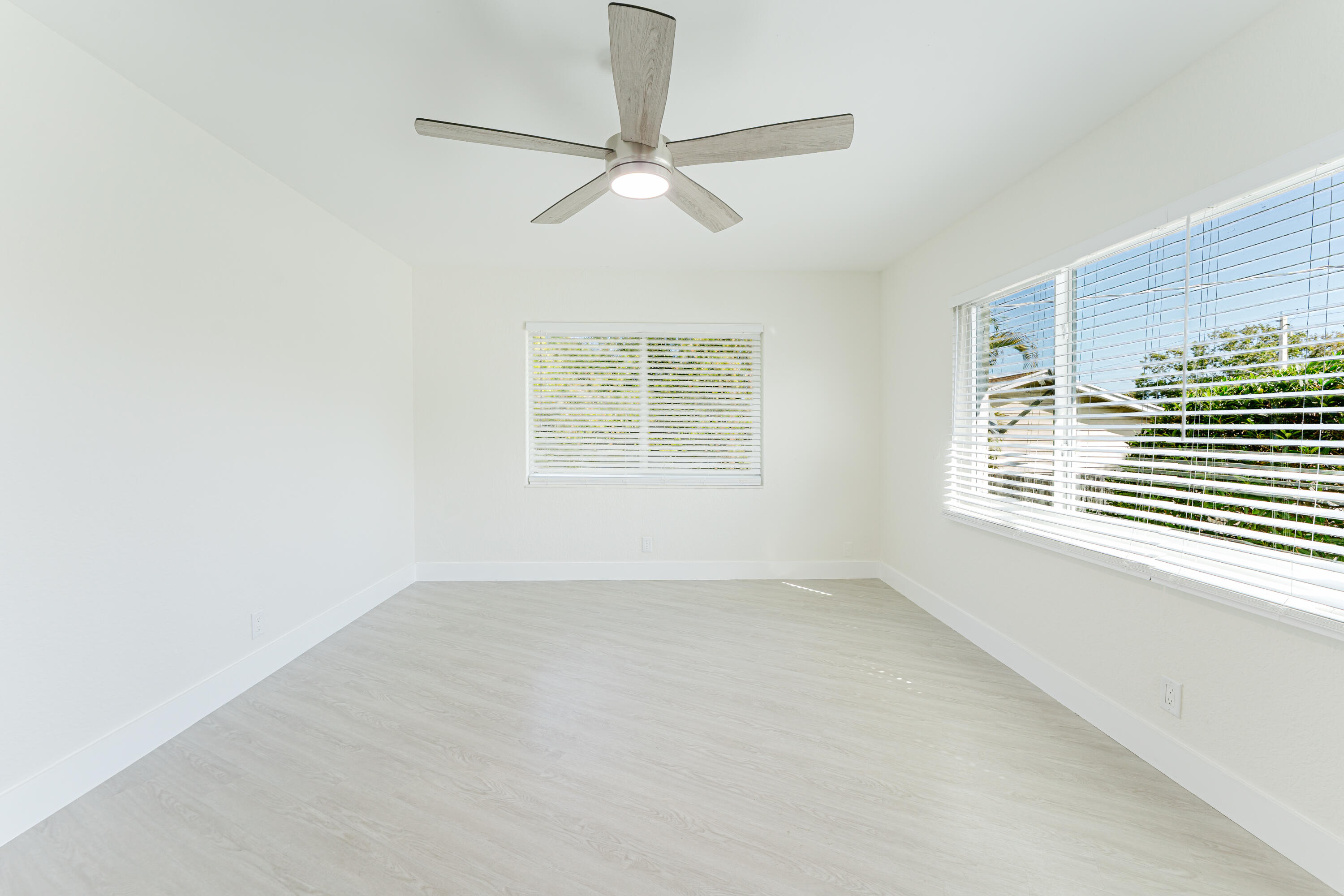 323 Spanish River Boulevard Boca Raton, FL 33431 - Photo 25 of 30 323-23