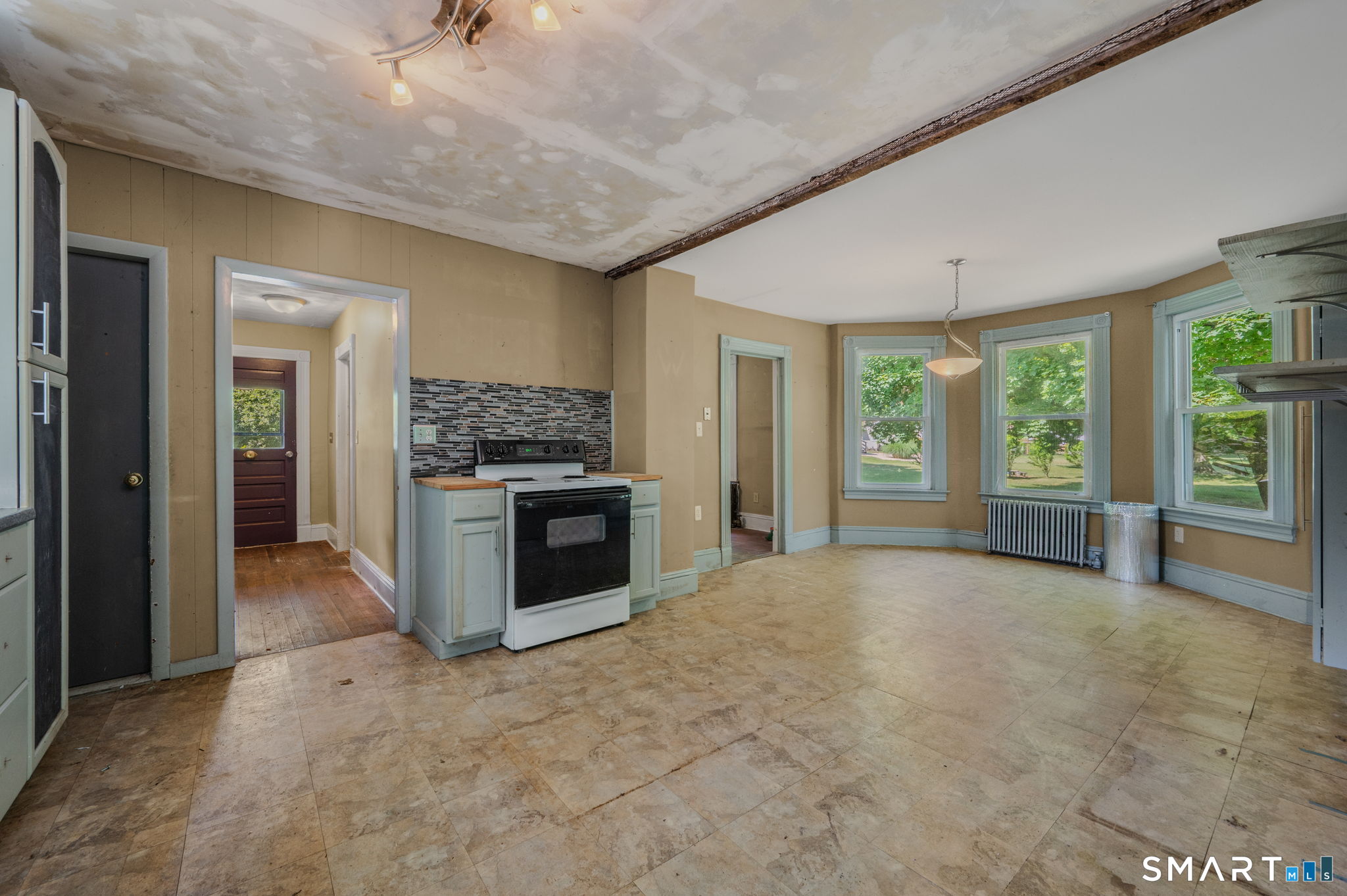 180 N Road Groton, CT 06340 - Photo 12 of 26