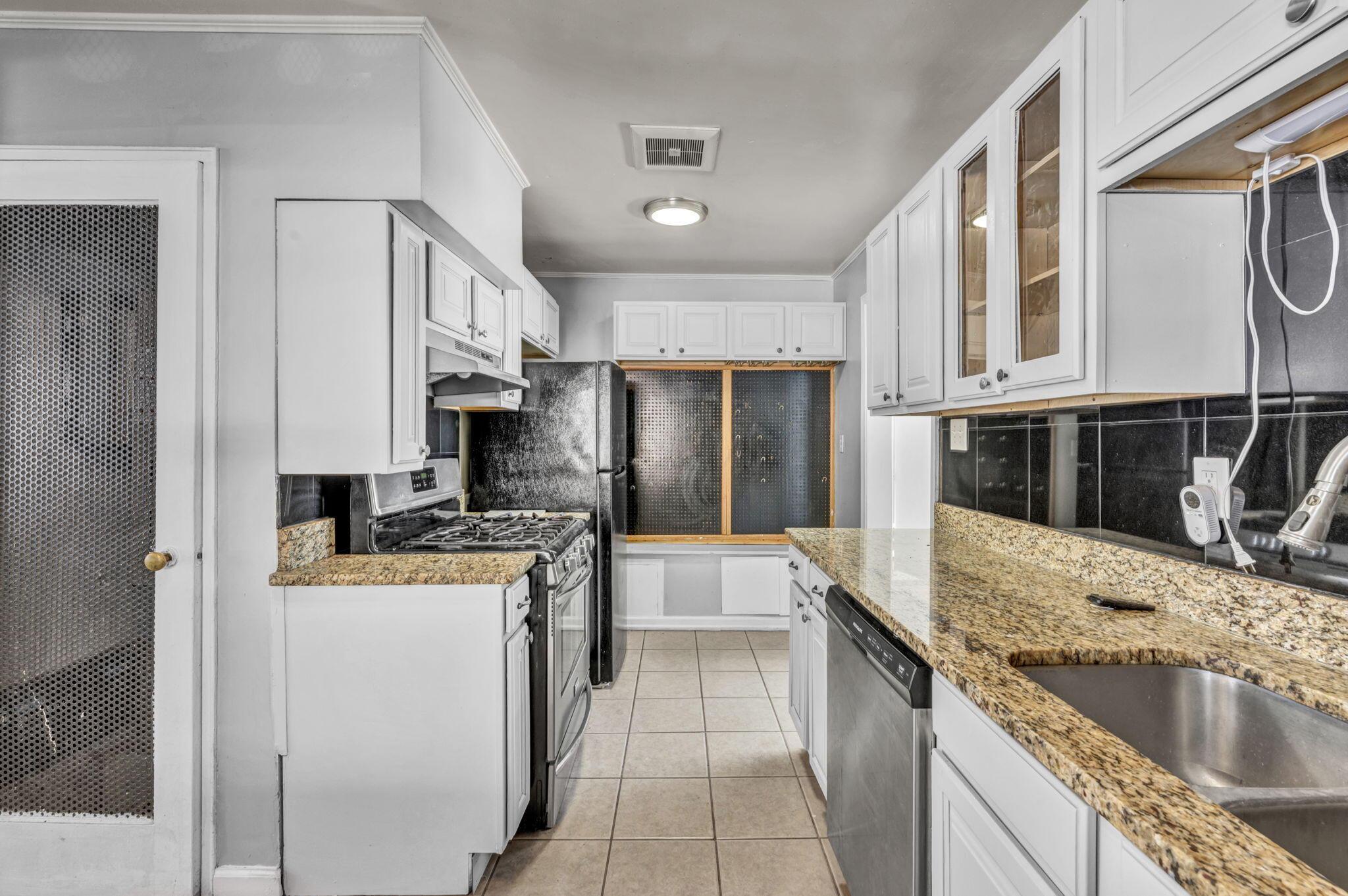 845 Exeter Road Columbus, OH 43213 - Photo 18 of 46 Kitchen