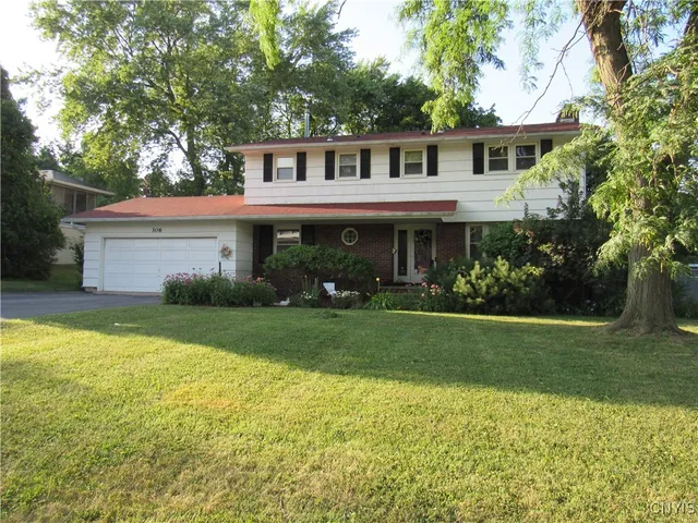 $375,000 | 306 Wedgewood Terrace, DeWitt, NY 13214