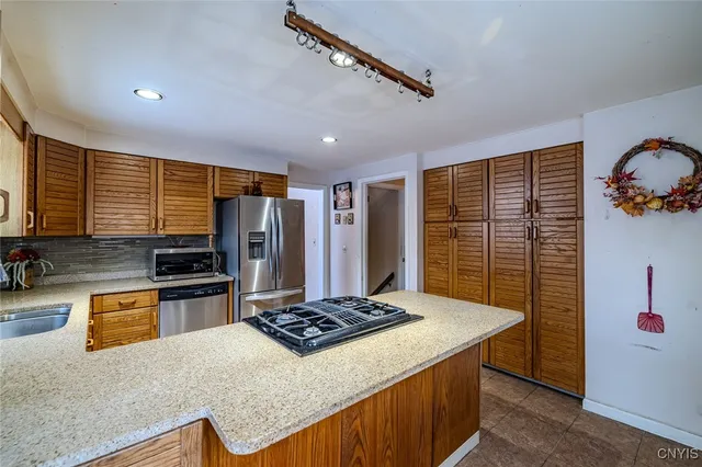 $360,000 | 306 Wedgewood Terrace, DeWitt, NY 13214