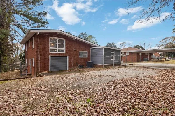 $2,400 | 3035 McLendon Circle Northwest, Atlanta, GA 30318