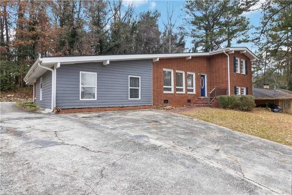 $2,400 | 3035 McLendon Circle Northwest, Atlanta, GA 30318