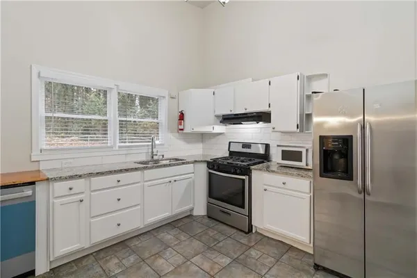 $2,400 | 3035 McLendon Circle Northwest, Atlanta, GA 30318