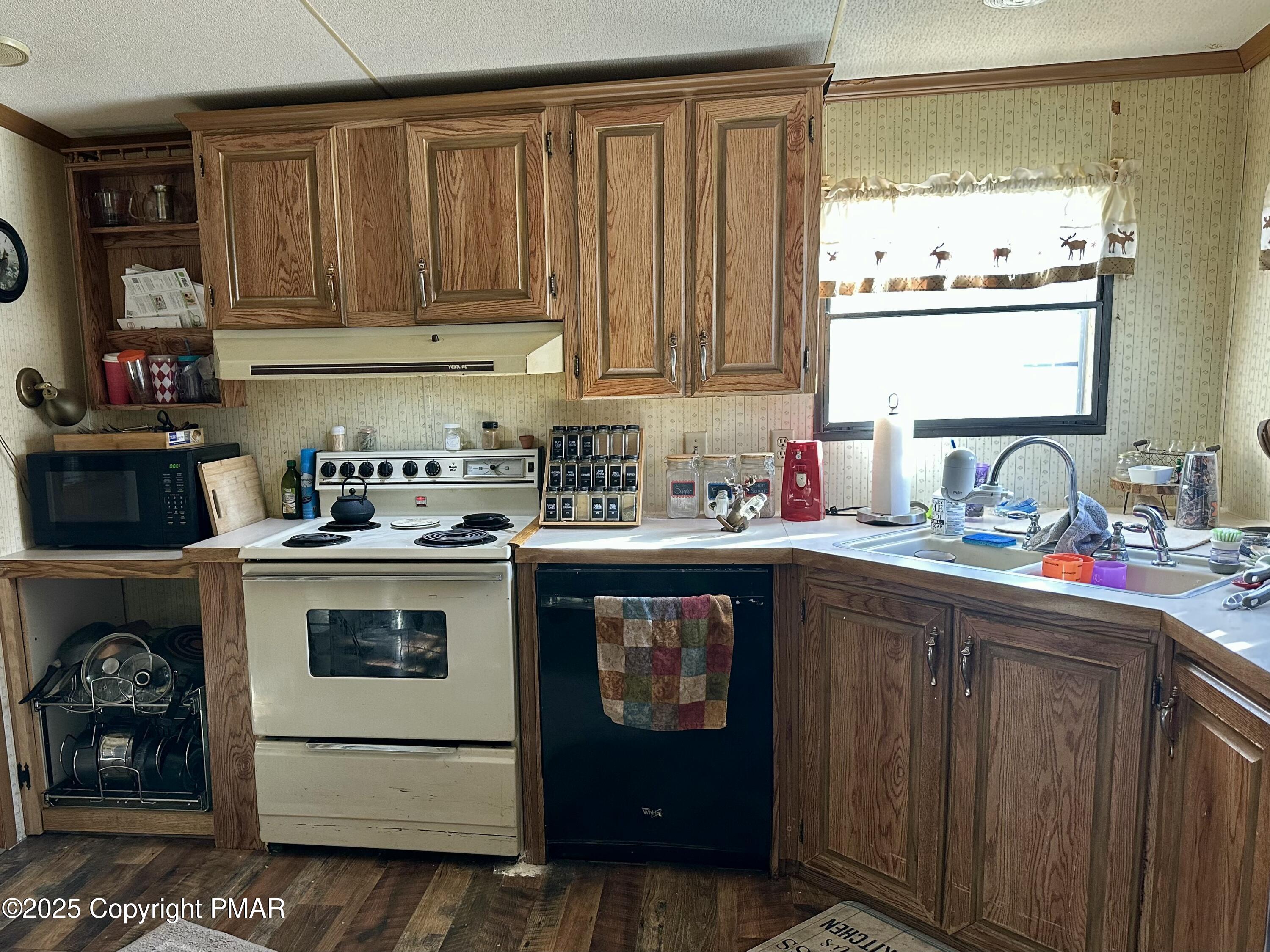4973 Mountain Road Slatington, PA 18080 - Photo 4 of 26 IMG_8711