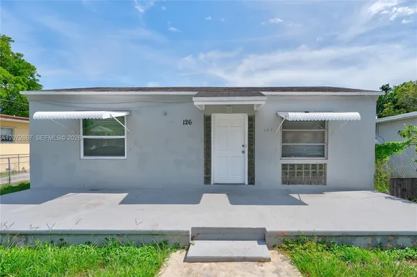 $2,300 | 126 Southeast 4th Street, Hallandale Beach, FL 33009