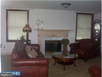401 Alliston Road Springfield, PA 19064 - Photo 4 of 11 Living Room