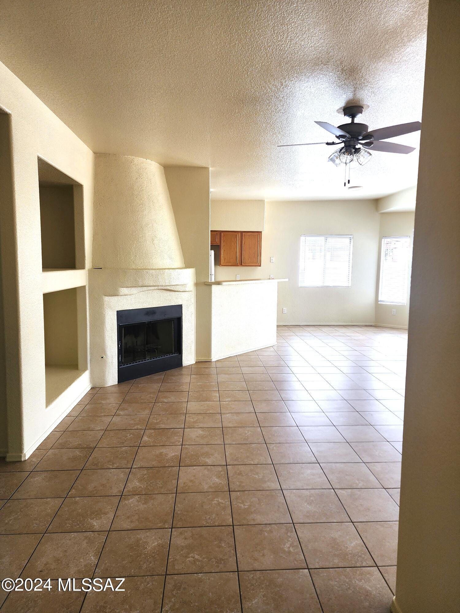 5556 South Swires Road Tucson, AZ 85746 - Photo 4 of 19 Gallery Image 4