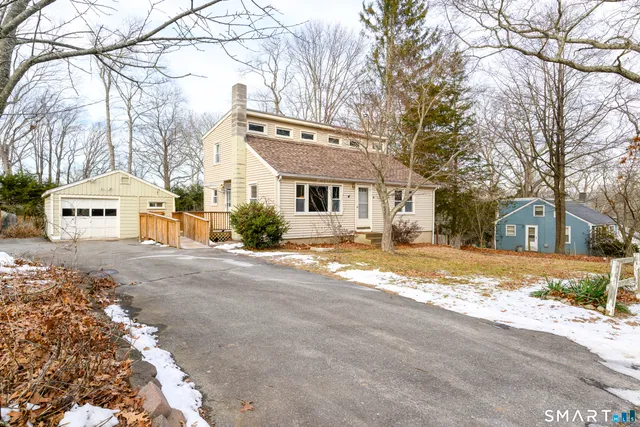 $310,000 | 39 Rocky Ledge Drive, Clinton, CT 06413