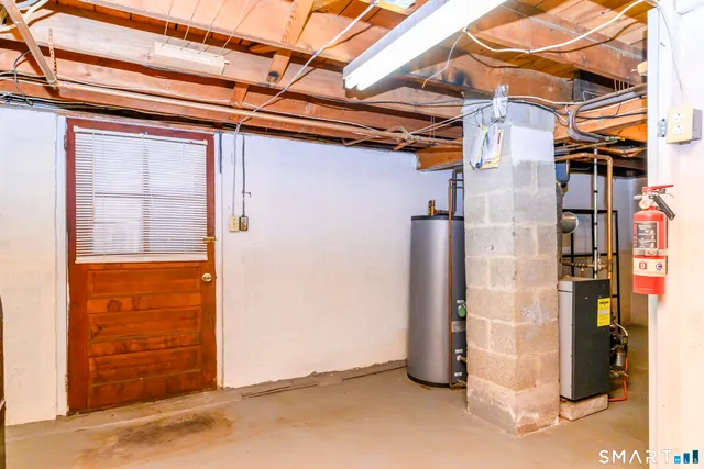 $310,000 | 39 Rocky Ledge Drive, Clinton, CT 06413