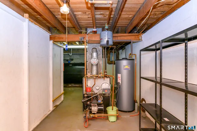 $310,000 | 39 Rocky Ledge Drive, Clinton, CT 06413