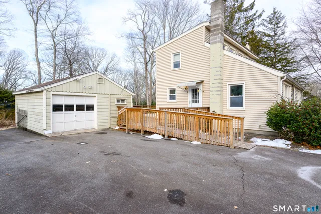 $310,000 | 39 Rocky Ledge Drive, Clinton, CT 06413