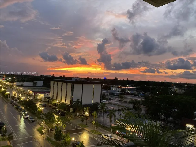 $385,000 | 140 South Dixie Highway, Unit 501, Hollywood, FL 33020
