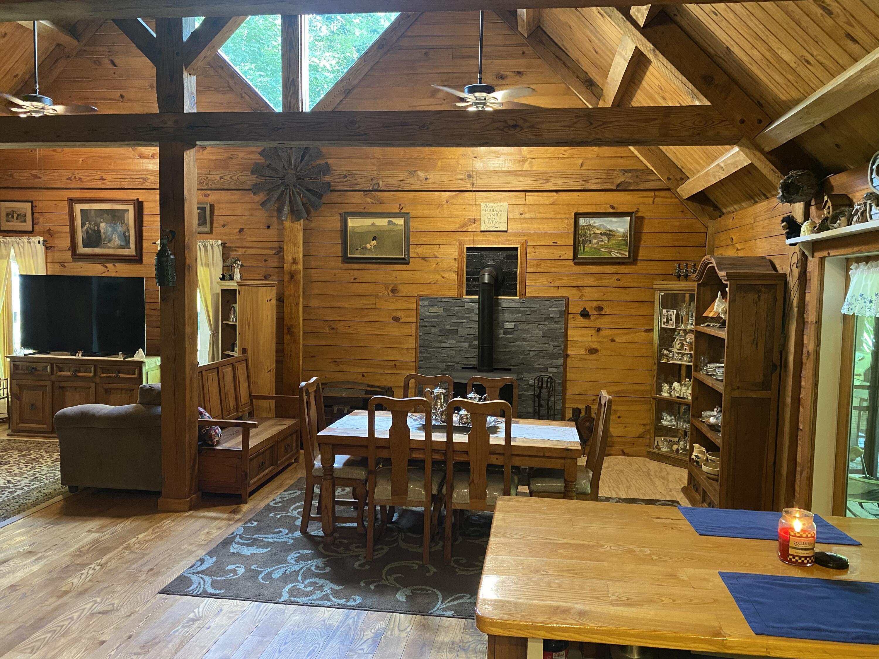 290 Adams Road Science Hill, KY 42553 - Photo 10 of 34 173D2999-0705-4E51-A8AC-240444251D46<|><