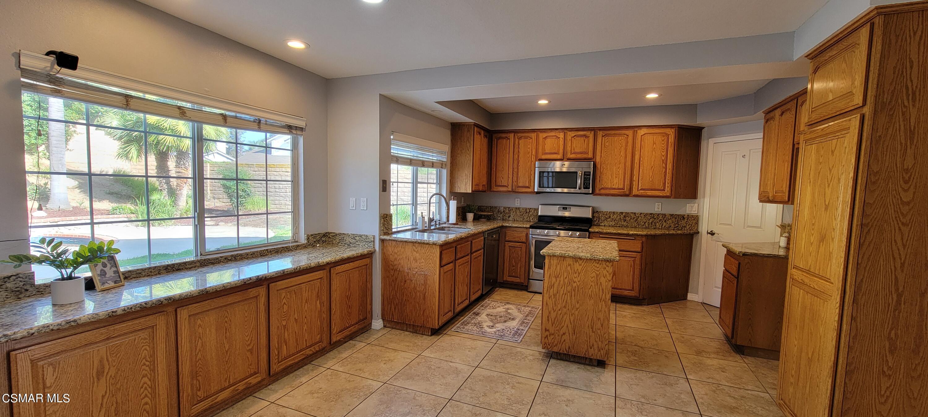 2708 Angel Circle Simi Valley, CA 93063 - Photo 8 of 26 20240723_171258