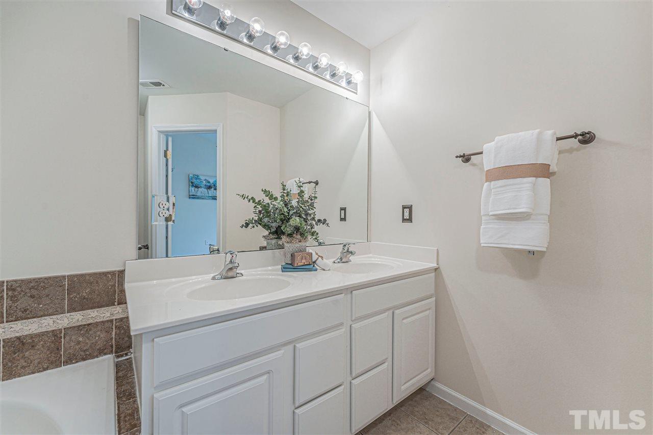 5454 Echo Ridge Road Raleigh, NC 27612 - Photo 12 of 15 Gallery Image 12