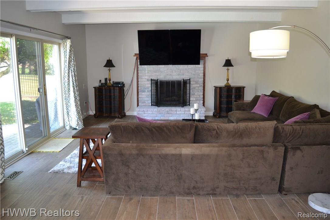 1950 Kilburn Road West Rochester, MI 48306 - Photo 20 of 45 15.JPG