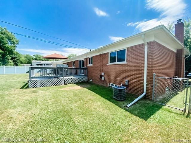 18 Inches Street Mount Clemens, MI 48043 - Photo 7 of 28