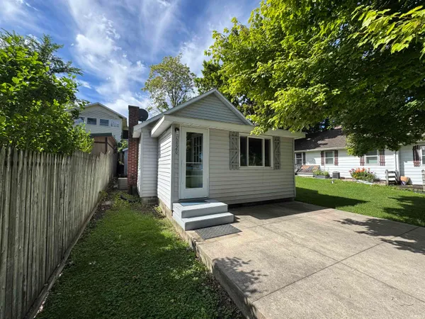 $250,000 | 6820 East Harrold Place, Churubusco, IN 46723