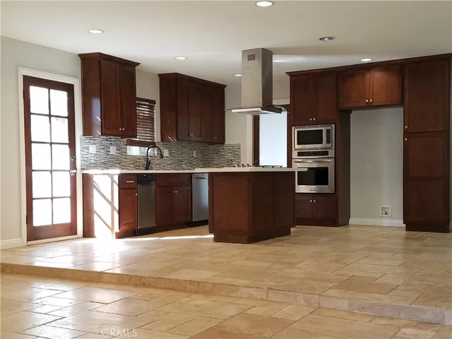 $5,000 | 424 East Riverview Avenue, Orange, CA 92865