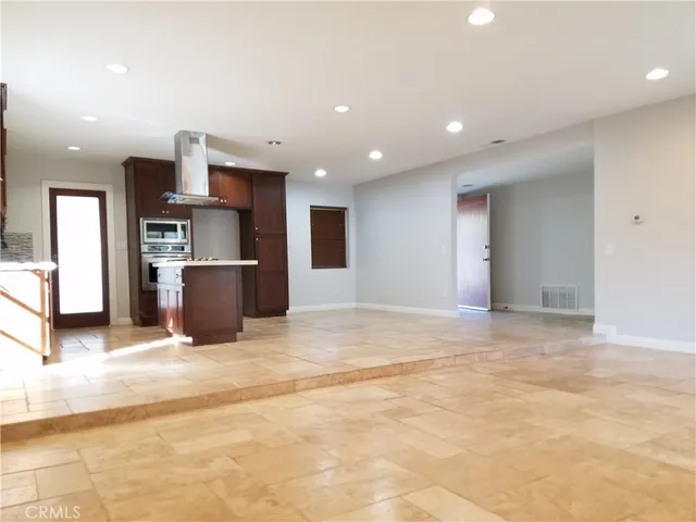 $5,000 | 424 East Riverview Avenue, Orange, CA 92865