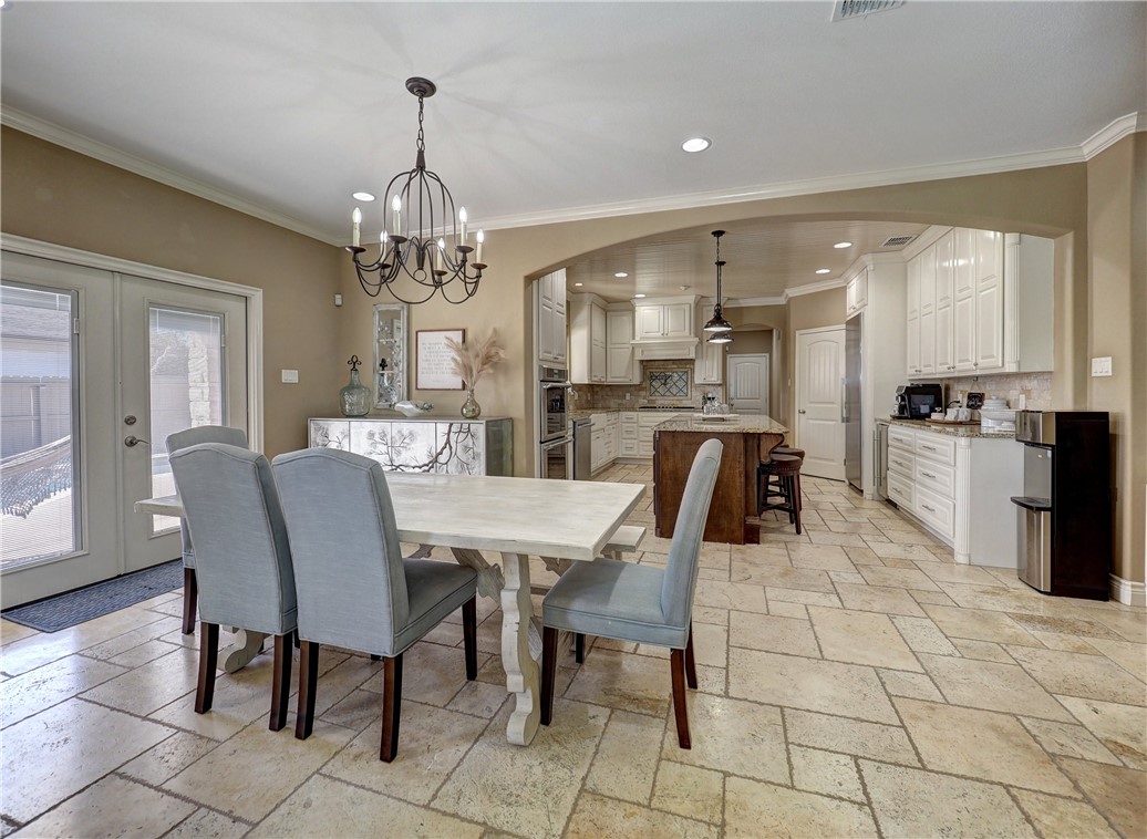 Open dining area blends the kitchen and living are