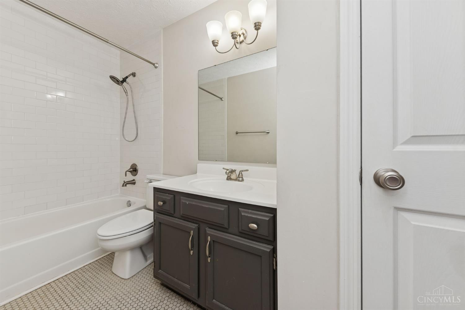4609 Laurel Ridge Court Cincinnati, OH 45244 - Photo 18 of 37 Gallery Image 18