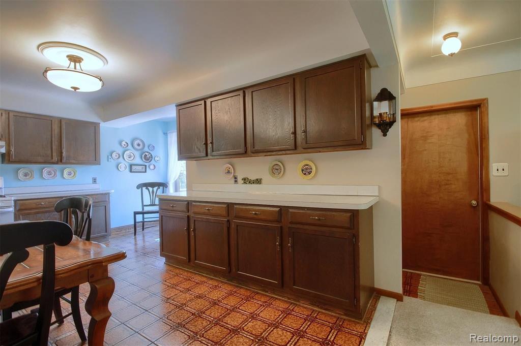 48969 Callens Road Chesterfield, MI 48047 - Photo 10 of 34