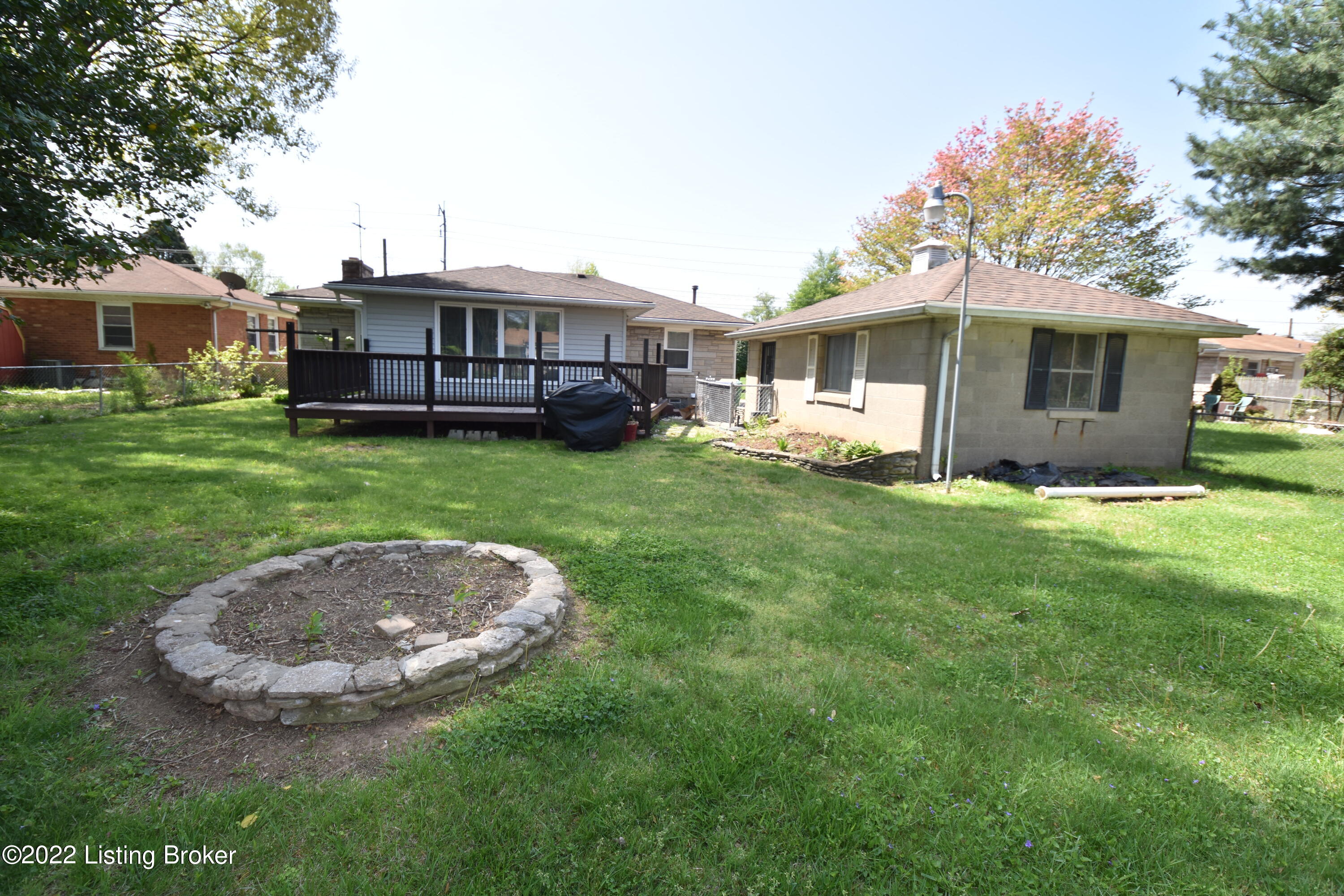 2239 Farnsley Road Louisville, KY 40216 - Photo 25 of 29 DSC_0355