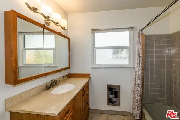 $4,750 | 14745 Marlin Place, Van Nuys, CA 91405