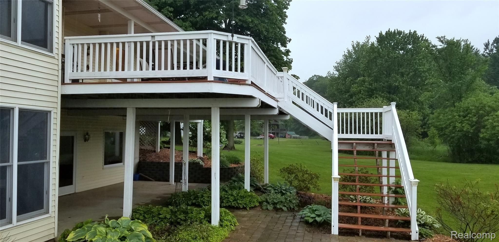 5800 Milett Road Fowlerville, MI 48836 - Photo 48 of 52 Freshly painted Deck