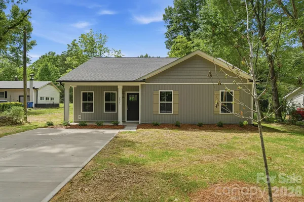 $349,999 | 2021 Hart Road, Charlotte, NC 28214