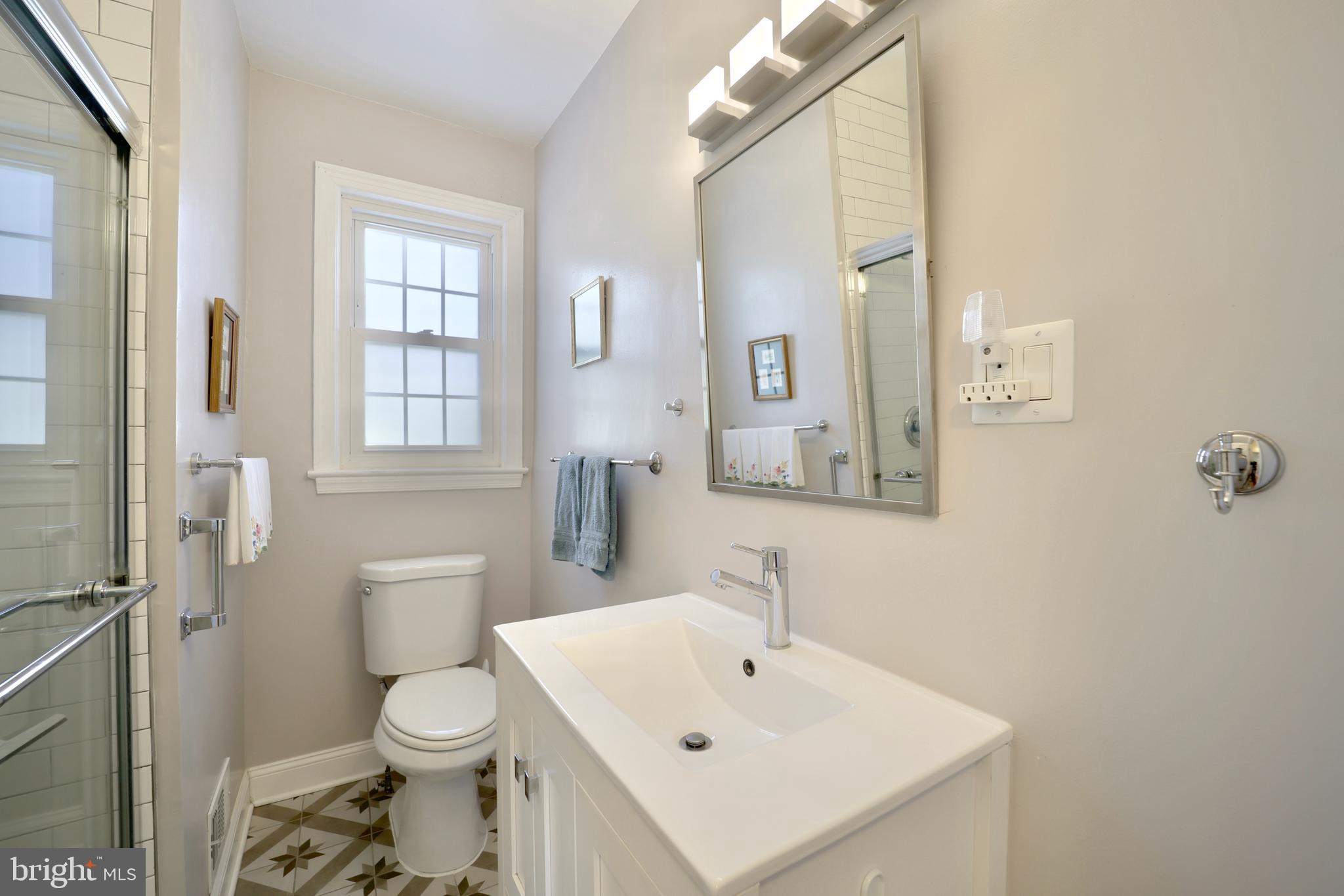 617 Ray Drive Silver Spring, MD 20910 - Photo 17 of 36 Main floor Bath with italian tile floor