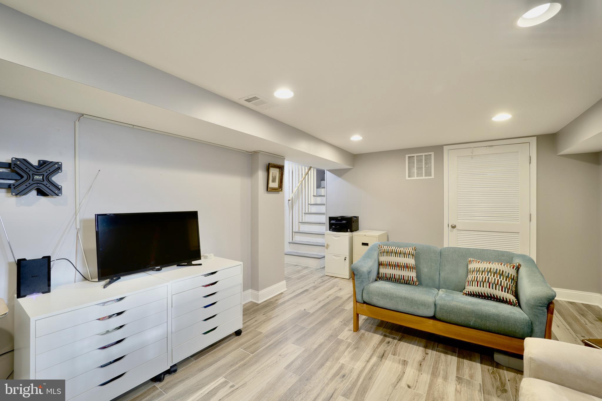 617 Ray Drive Silver Spring, MD 20910 - Photo 32 of 36 Gallery Image 32