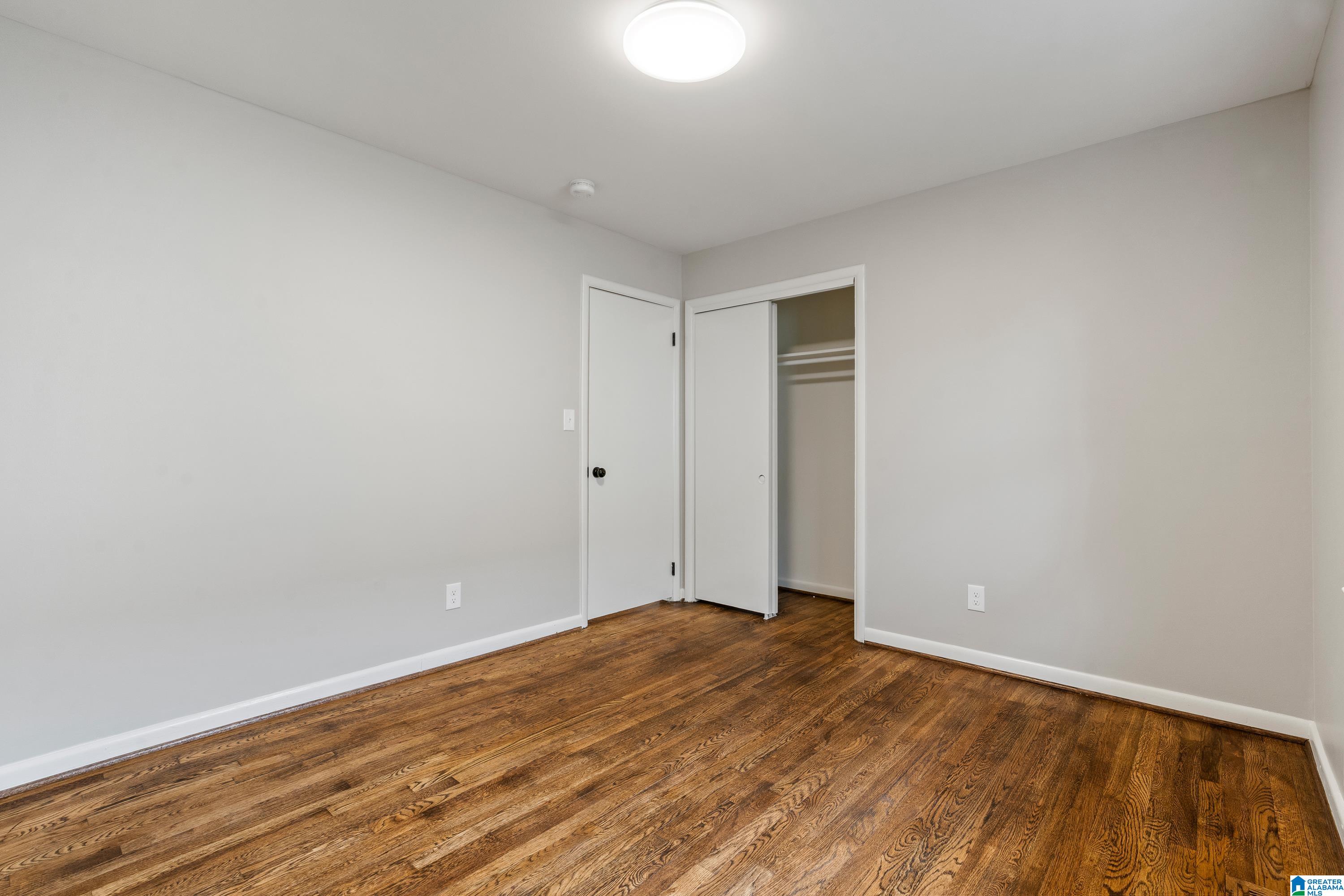 928 Center Place Southwest Birmingham, AL 35211 - Photo 20 of 35