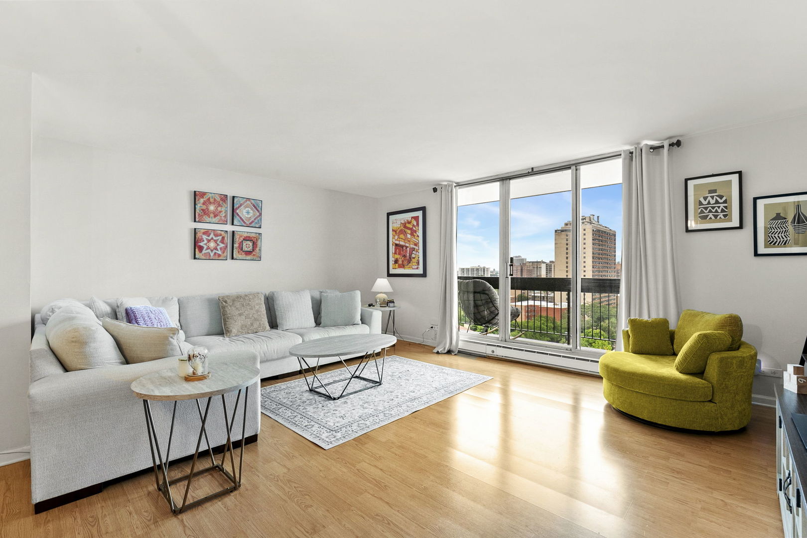 5901 North Sheridan Road, Unit 13F Chicago, IL 60660 - Photo 5 of 32 Gallery Image 5