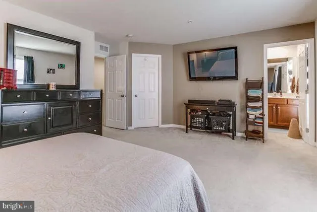 $2,300 | 861 Fawn Lane, Hummelstown, PA 17036