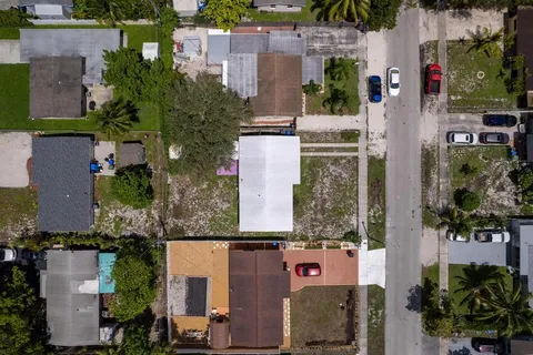 $410,000 | 529 Southwest 22nd Avenue, Fort Lauderdale, FL 33312