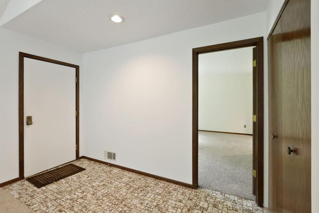 8068 Pennsylvania Road Bloomington, MN 55438 - Photo 14 of 36 Gallery Image 14
