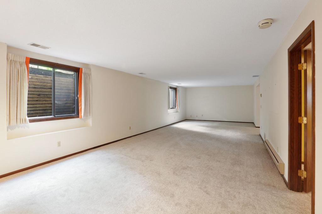 8068 Pennsylvania Road Bloomington, MN 55438 - Photo 22 of 36 Gallery Image 22