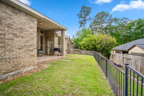 $525,000 | 4855 Bayou Saint John, Conroe, TX 77304
