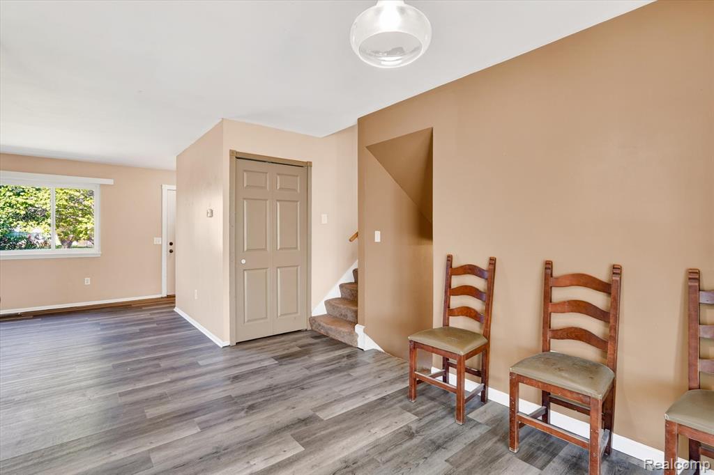 4450 North Vassar Road Flint, MI 48506 - Photo 6 of 37